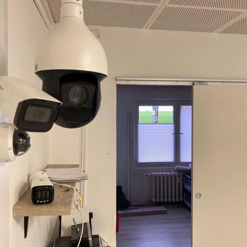 cropped-Videoueberwachung-Buero.jpg