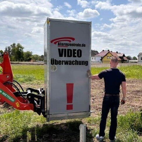 cropped-cropped-cropped-Baustllenueberwachung-Videoturm-2.jpg Überwachungskamera für Baustellen