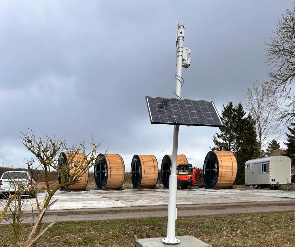Videoturm autark Baustellenüberwachung klein